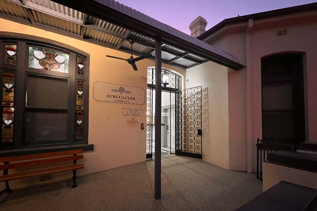 Echuca Club Night Entrance