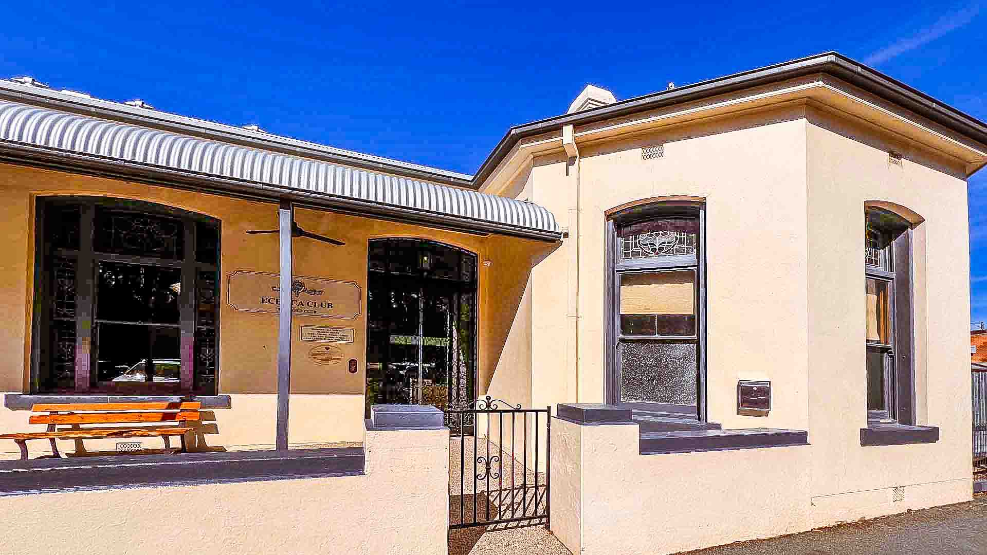 Echuca Club entrance